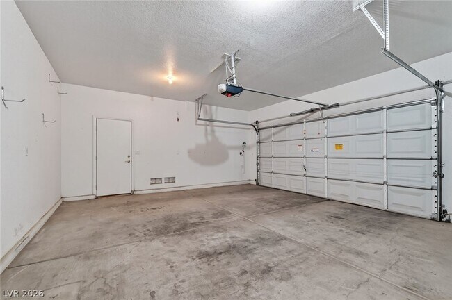 Building Photo - 11821 Luna Del Mar Ln