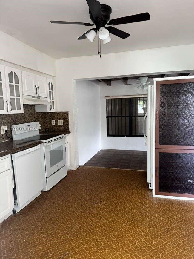 Building Photo - 576 NW 147th St