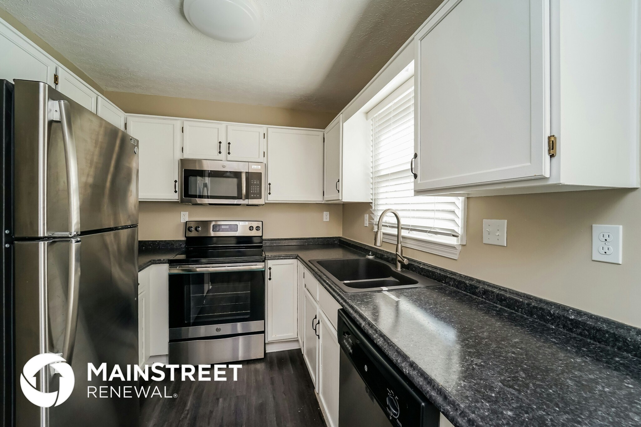 Building Photo - 8716 Astrid Ave