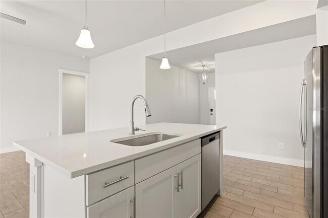 Building Photo - 870 Columbia St