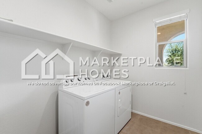 Building Photo - 22617 E Via Las Brisas