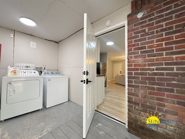 Building Photo - Quaint 2-Bedroom Home in Prime Fort Walton Beach!