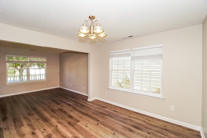 Building Photo - 2120 Speedwell Ct