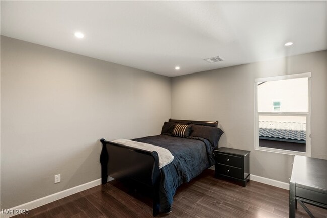 Building Photo - 338 Azar Swan Ave