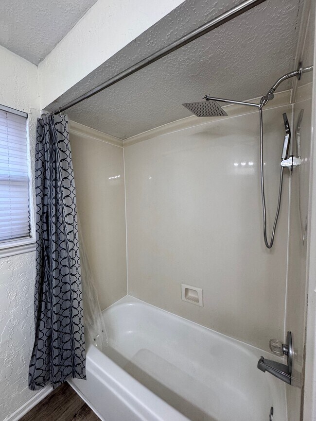 Building Photo - 8215 Turnmill Ct