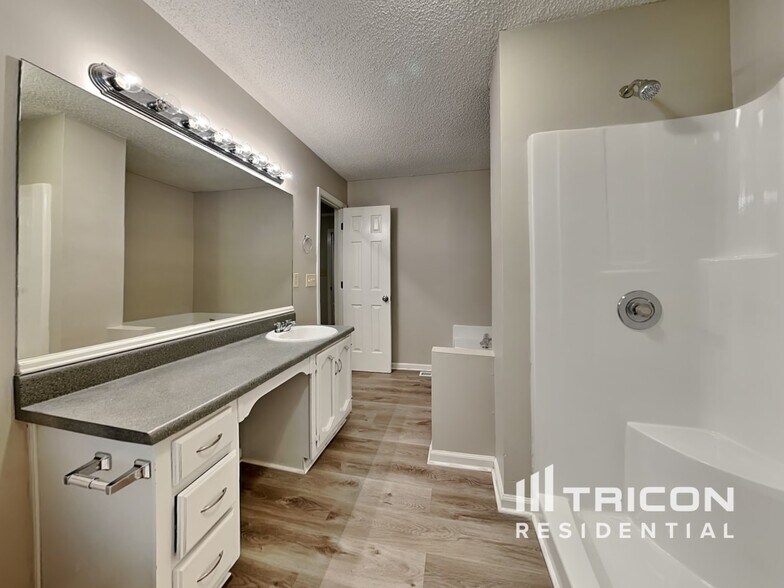 Building Photo - 2709 Owens Dr