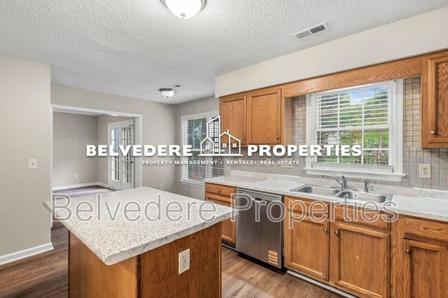 Building Photo - 2320 Meadow Gate Dr
