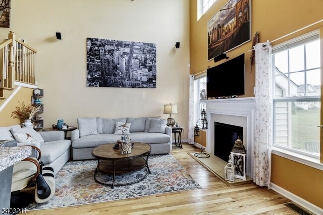 Building Photo - 4 Shadowlawn Dr