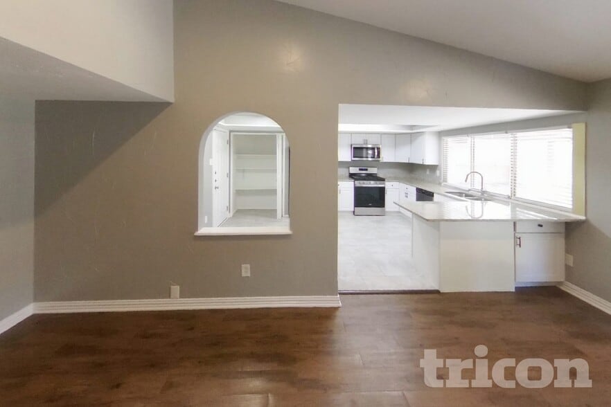 Building Photo - 333 Clearfield Dr
