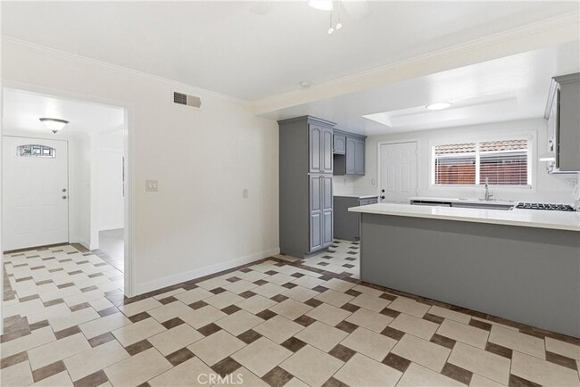 Building Photo - 7082 Heil Ave