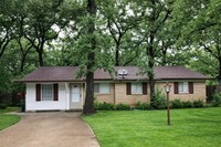 Building Photo - 1911 Mimosa Dr