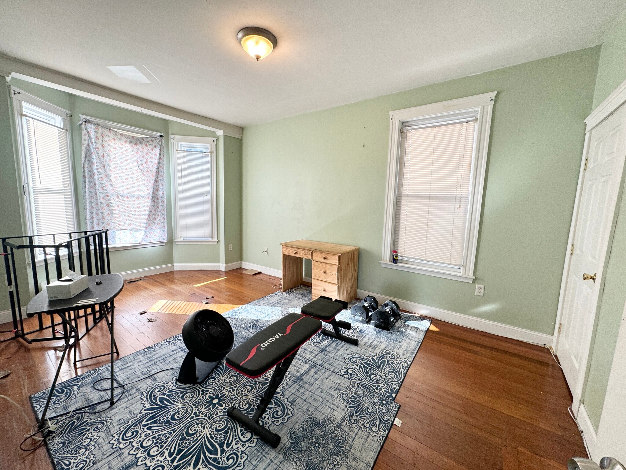 Building Photo - 32 Hillside St