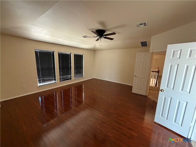 Building Photo - 212 Lottie Ln