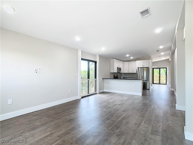 Building Photo - 2511 Storter Ave