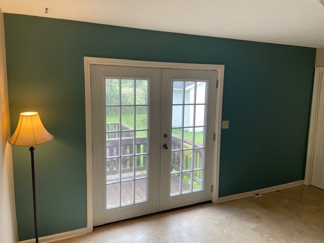 Building Photo - 9103 Cedarwood Dr