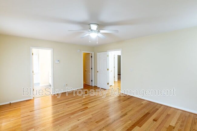 Building Photo - 158 Burnet St