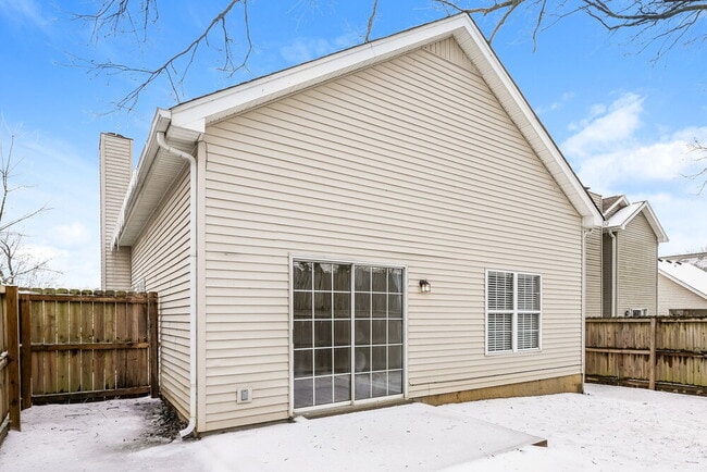 Building Photo - 1016 Mansker Dr