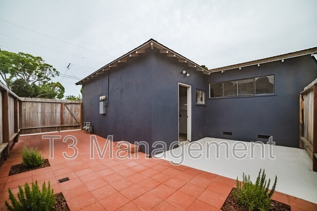 Building Photo - 1734 Serrano St
