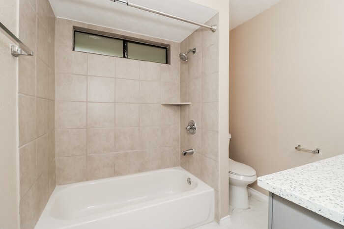 Building Photo - 524 E Lanett Dr
