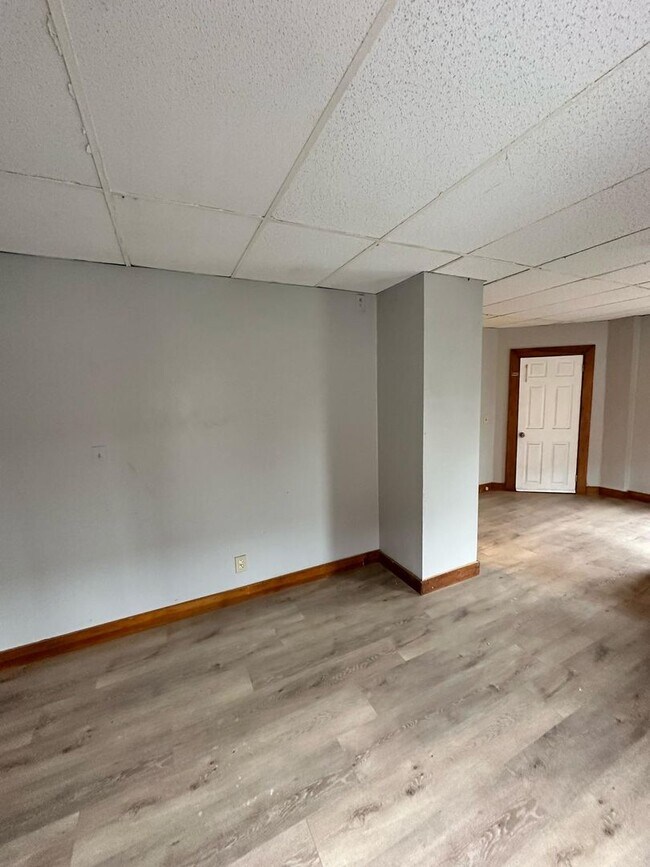 Building Photo - 105 South St