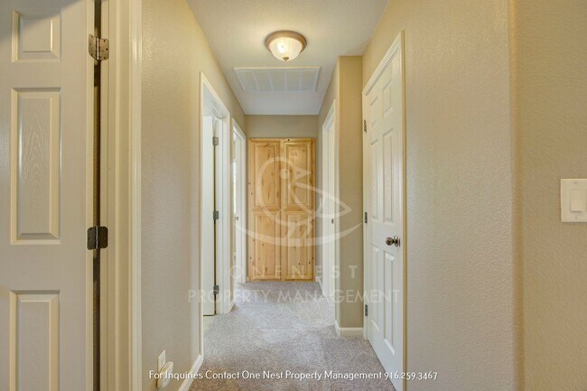 Building Photo - West Roseville 3 bdrm, 2.5 bth in gated community