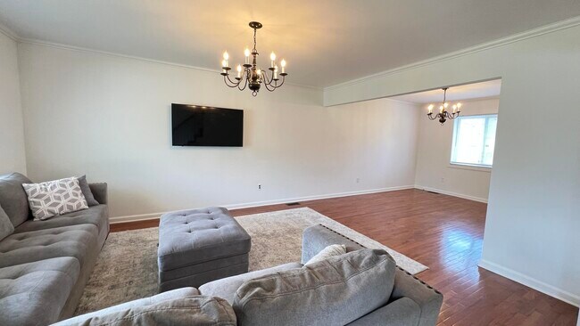 Building Photo - 4033 Ramblewood Dr