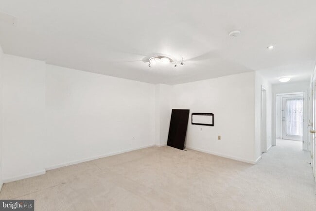 Building Photo - 13965 Sawteeth Way