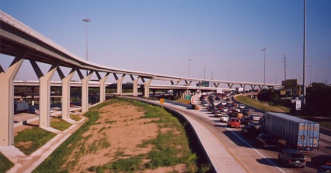 Building Photo - 5135 North Fwy