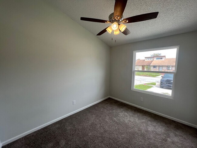 Building Photo - Beautifully remodeled home for rent in Ald...