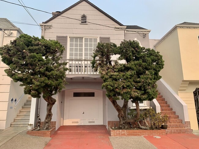 Building Photo - 1782 35th Ave