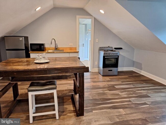 Building Photo - 9078 Knoll Run Ln