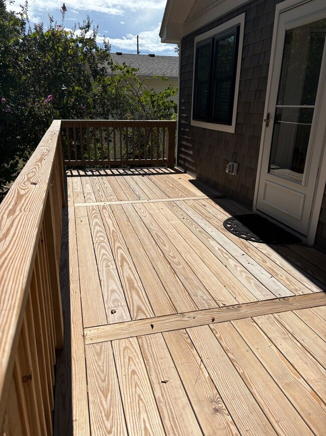 Building Photo - Available now for 12 month lease! 2150 per month (no pets)