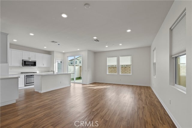 Building Photo - 880 Julie Pl