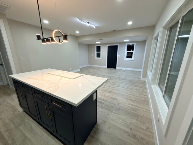 Building Photo - 4231 Davis St