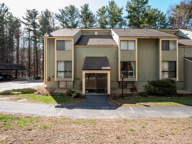 Building Photo - 374 Great Rd