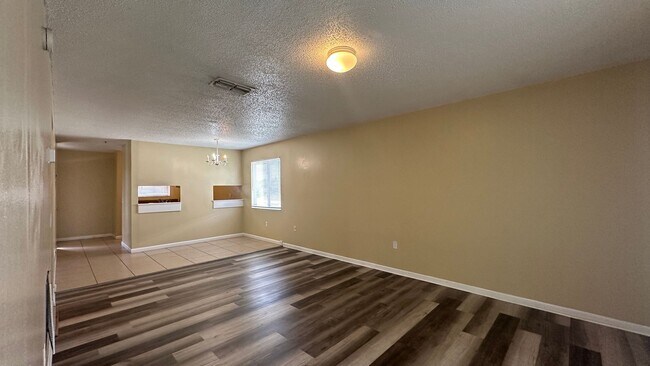 Building Photo - 112 Cory Ln