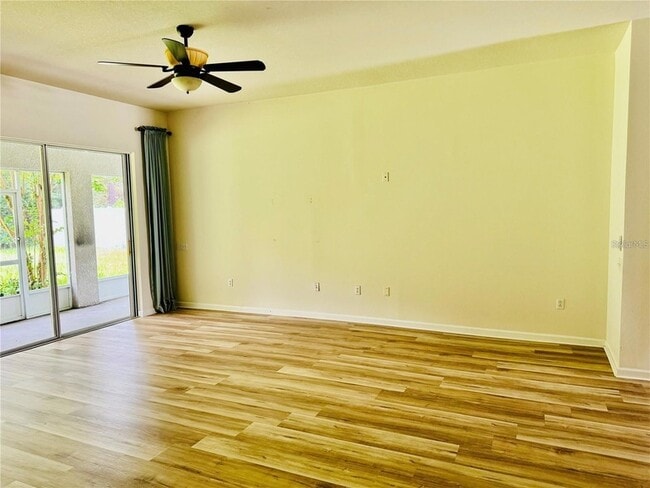 Building Photo - 7346 Crescent Palm Dr