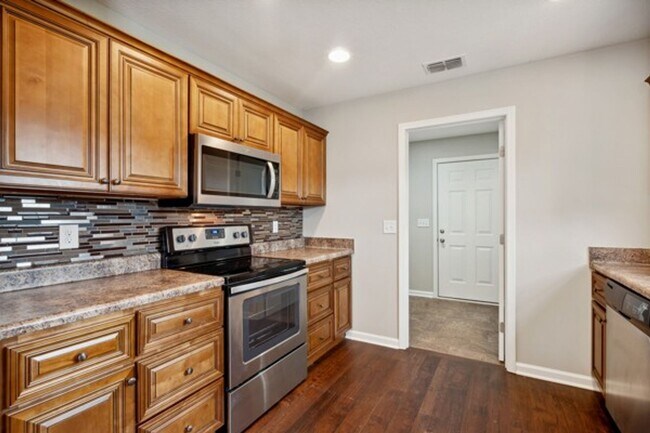 Building Photo - COMING SOON.....Adorable 3 Bedroom Home in Tullahoma!
