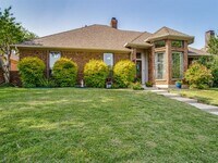 Building Photo - 6215 Crested Butte Dr