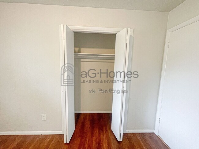 Building Photo - 3409 Overland Dr