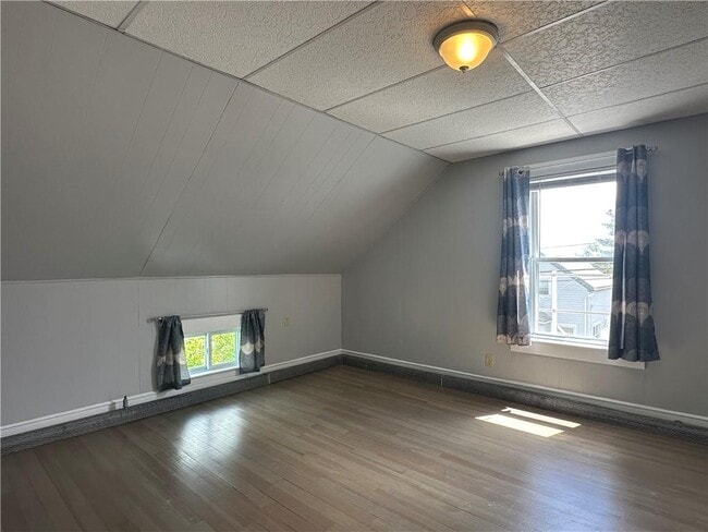 Building Photo - 296 Canonicus St
