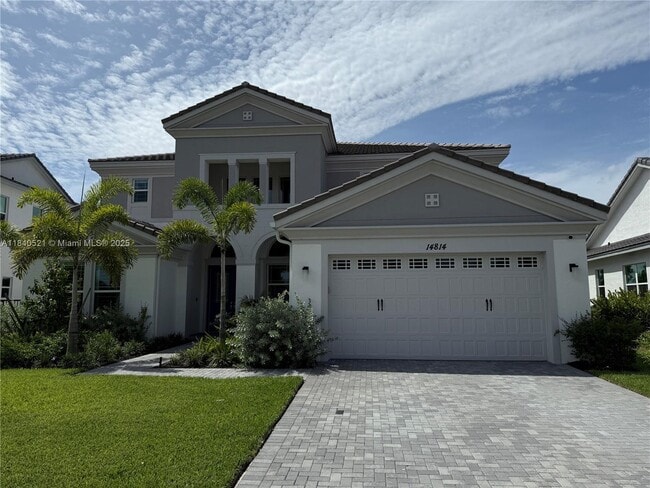 Primary Photo - 14814 Wildwood Cir
