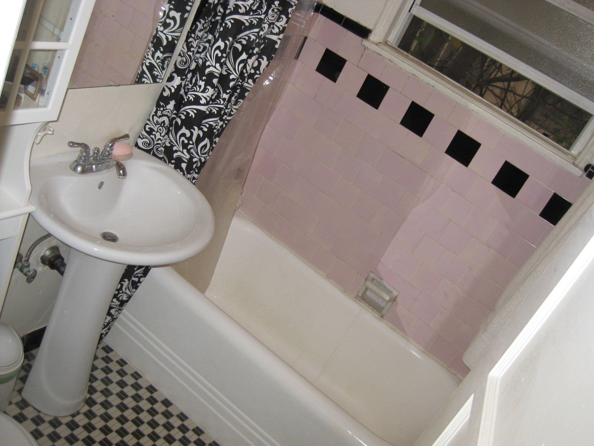 Bathroom - 208 N La Peer Dr