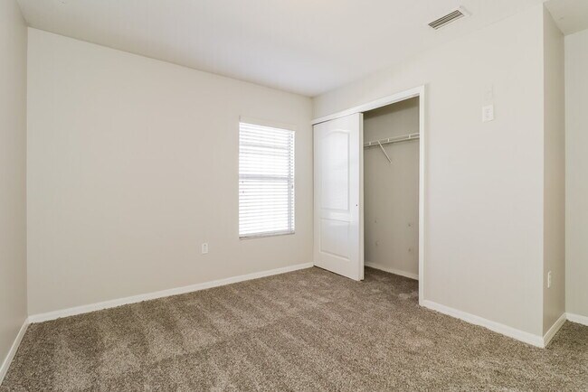 Building Photo - 19738 Timberbluff Dr