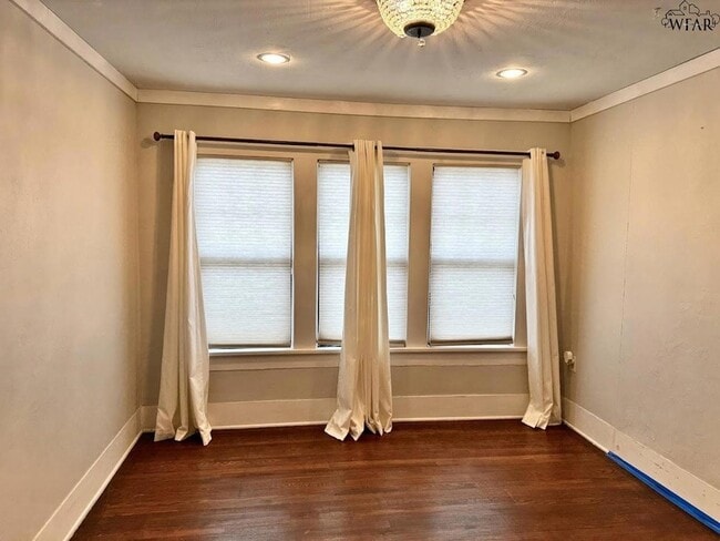 Building Photo - 1716 Victory Ave