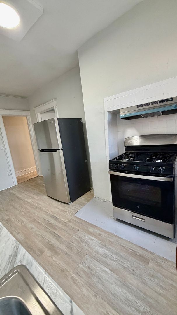 Building Photo - 251 S 5th Ave