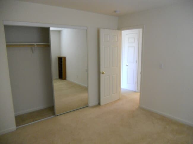 Building Photo - LARGE CORNER LOT 2 STORY 4 BED HOME IN MATHER