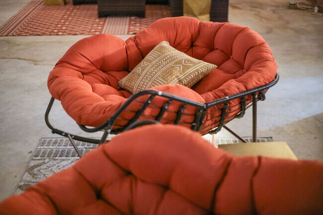 Building Photo - 5410 King Richard St