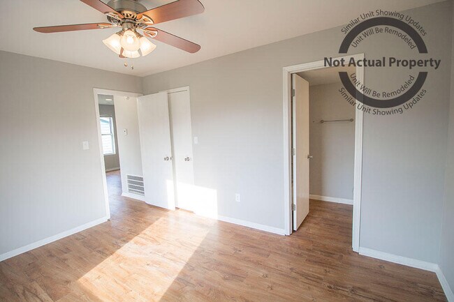 Building Photo - 4620 W Bainbridge Dr