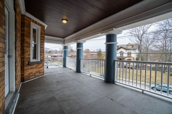 Building Photo - Classic 1900's building with all new interior space